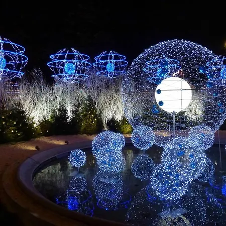 The Studio Champs Elysees パリ