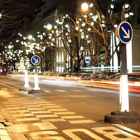 The Studio Champs Elysees パリ
